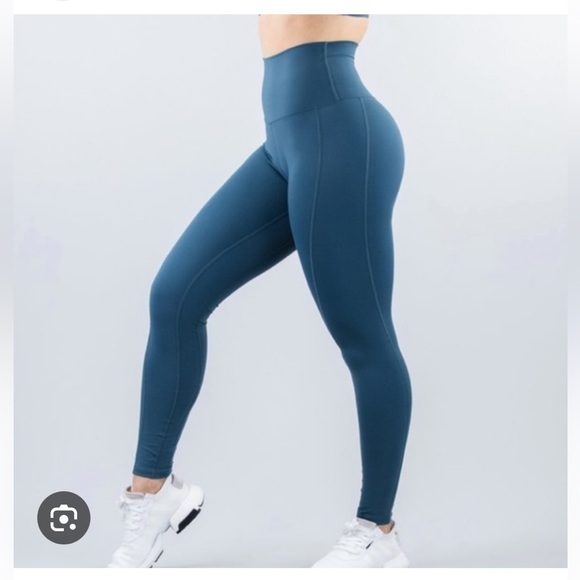 Alphalete Meridian Leggings - Picture 1 of 4